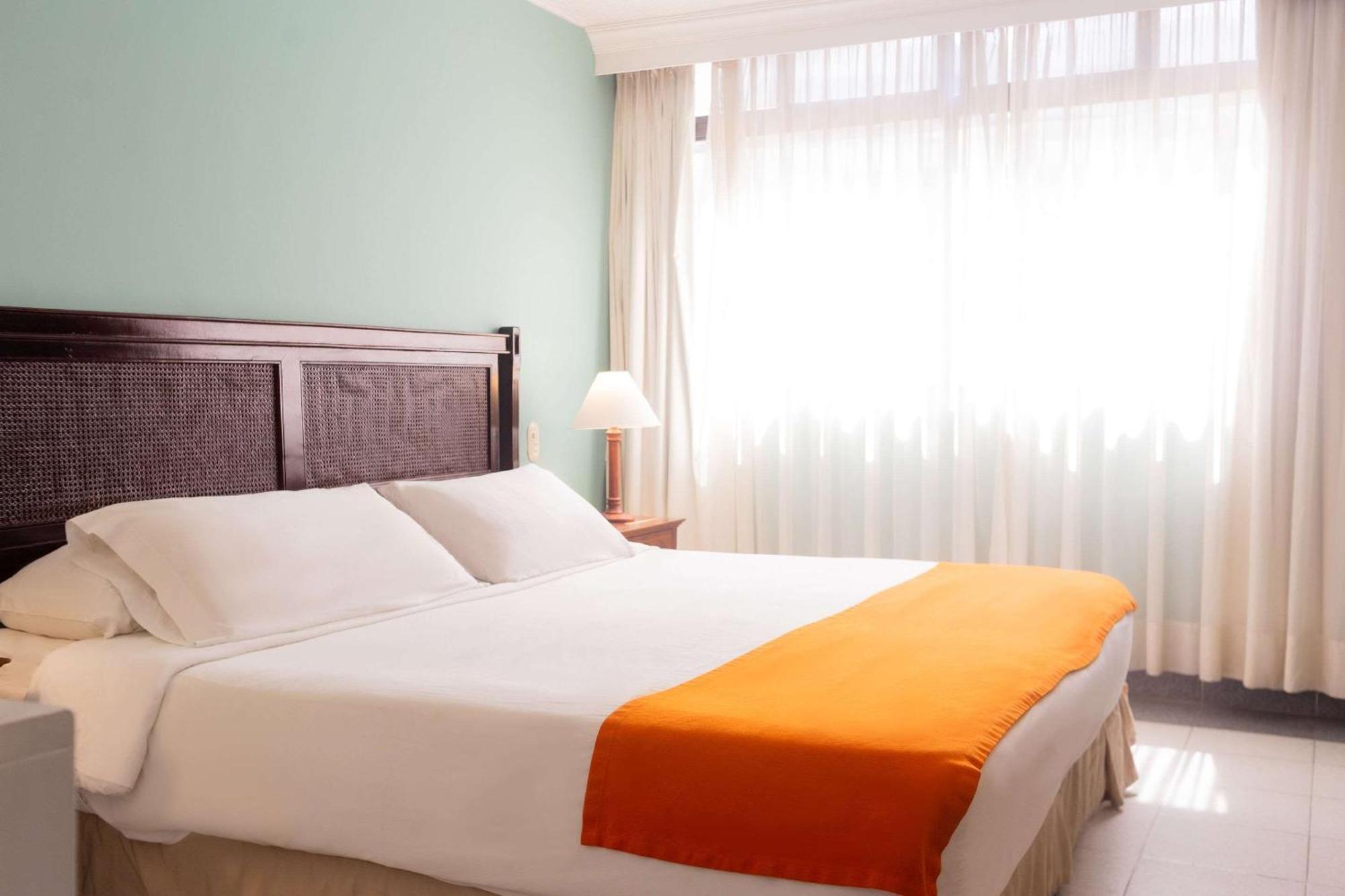 Hotel Faranda Express Puerta Del Sol Barranquilla, A Member Of Radisson Individuals Барранкілья Екстер'єр фото